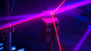 Leia mais sobre o artigo Padrões naturais: o átomo de césio, o cristal de quartzo e a luz